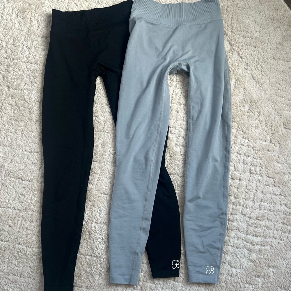 2 XS Bombshell Sportswear figure leggings Black and Gray Leggings